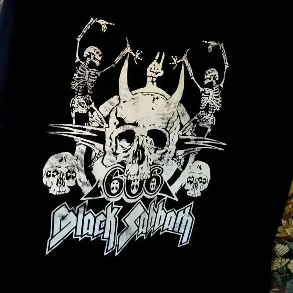 NWT Black Sabbath tee shirt - Picture 2 of 3
